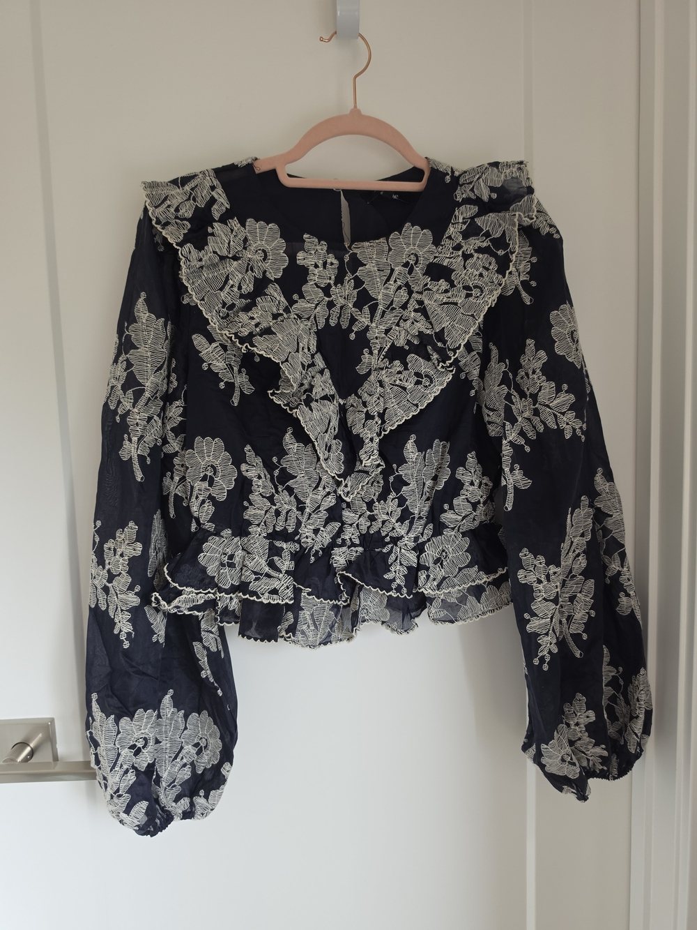 Jacqui E Floral Embroidered Navy Peplum Blouse NWOT